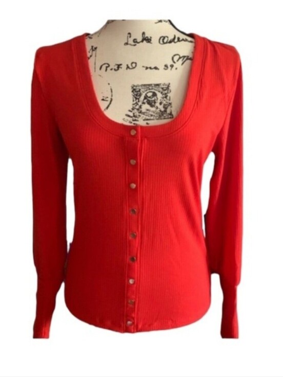Jennifer Lopez Tops - Jennifer Lopez Red Ribbed Scoop Button-Front Top Small